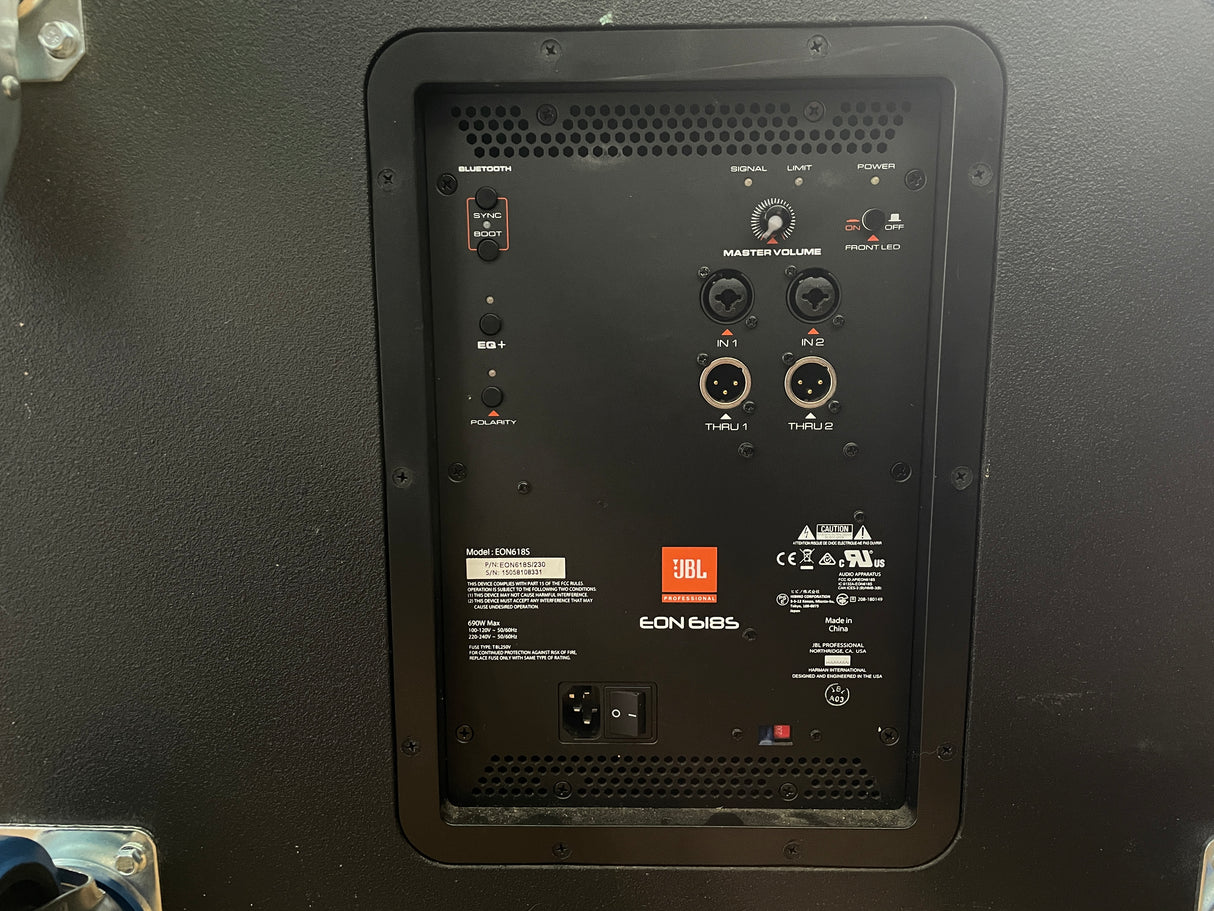 JBL EON 618S