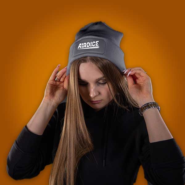 graue Mütze mit weißen Airdice Logo