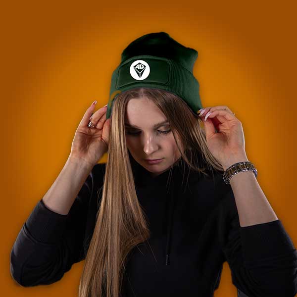 Airdice Mütze grün mit weißem Symbol